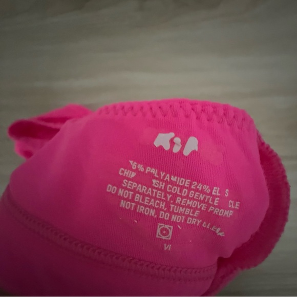 Skims Small Fits Eveybody Triangle Plunge Bralette Fuchsia Pink - Picture 3 of 3